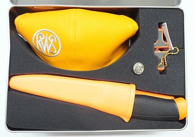 Dárková sada RWS čepice + nůž + ostřič - Pevné a mačety